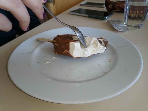 Не все люди едят одинаково (14 фото)