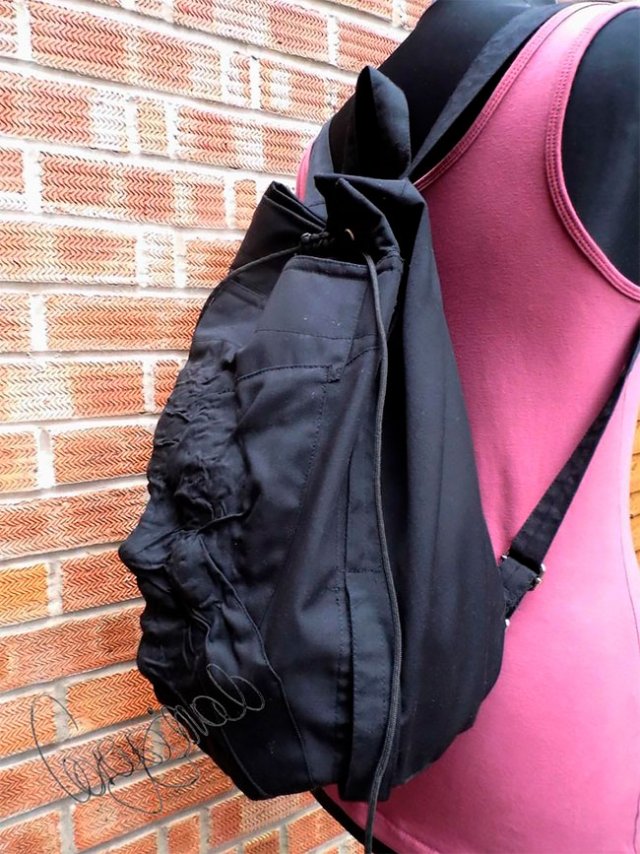 Англичанка шьёт сумки и рюкзаки, заставляющие прохожих оборачиваться (14 фото)