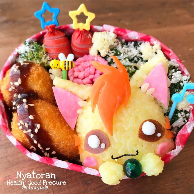 Японская мама создаёт красочные бэнто в виде персонажей (17 фото)