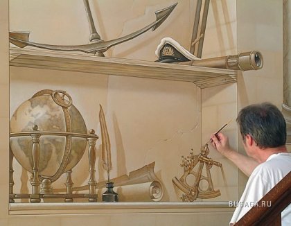 Рисунки на стенах.