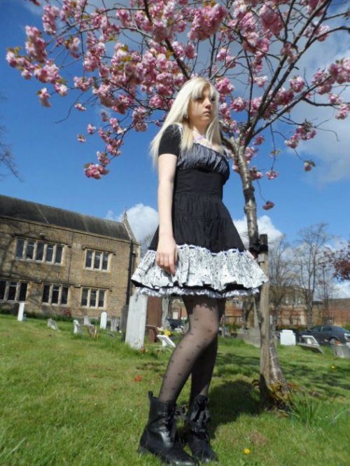 Девушки-куклы